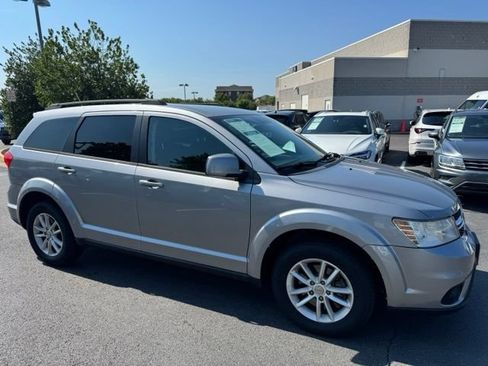 Used 2017 Dodge Journey SXT w/ Comfort/Convenience Group FWD image 1