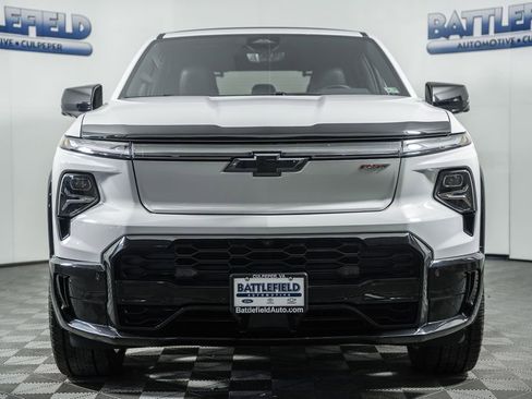 Used 2024 Chevrolet Silverado EV RST image 2