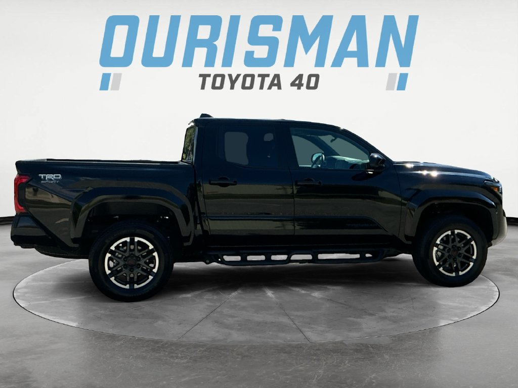 Used 2025 Toyota Tacoma TRD Sport AWD/4WD image 8