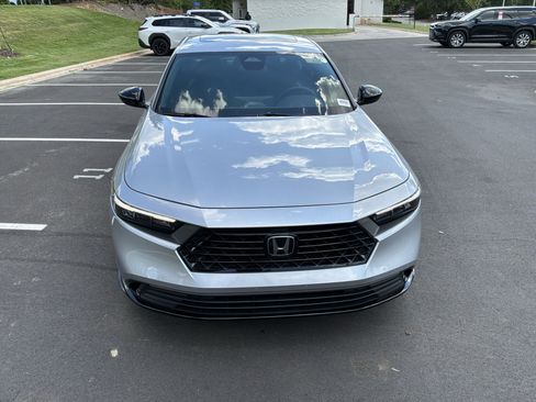 Used 2024 Honda Accord Sport image 3