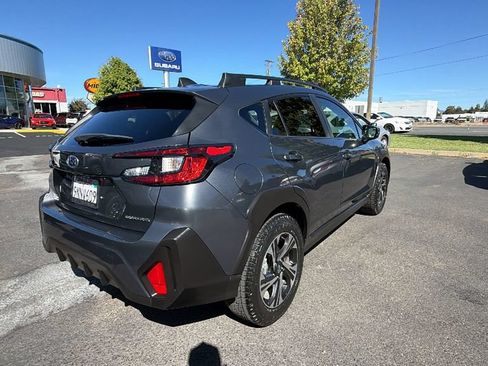 Used 2024 Subaru Crosstrek 2.0i Premium w/ Crosstrek Mirror Package AWD/4WD image 4