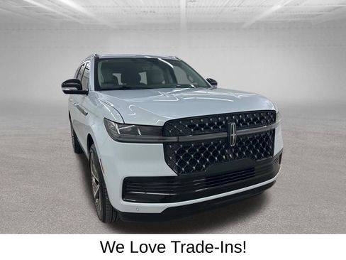 Used 2026 Lincoln Navigator Black Label AWD/4WD image 3