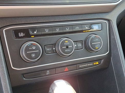 Used 2020 Volkswagen Atlas SE w/ Towing Package image 18