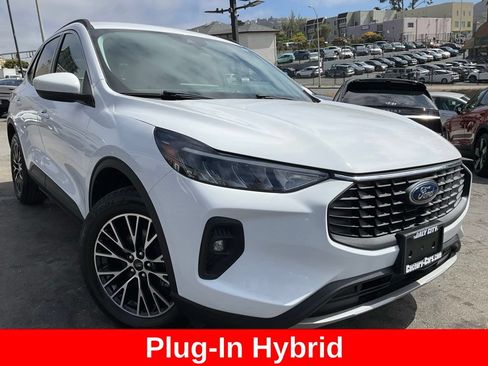 Used 2023 Ford Escape SE FWD image 1