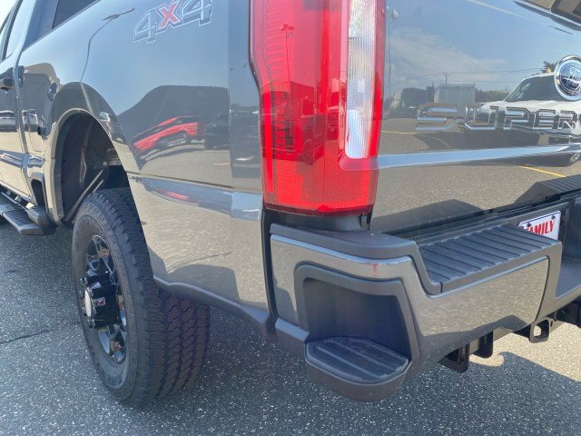 New 2026 Ford F250 XL w/ STX Appearance Package AWD/4WD image 39
