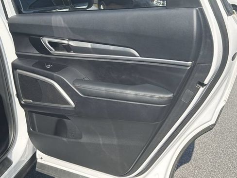 Used 2022 Kia Telluride LX AWD/4WD image 18
