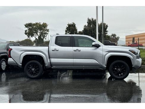 New 2026 Toyota Tacoma SR5 image 3