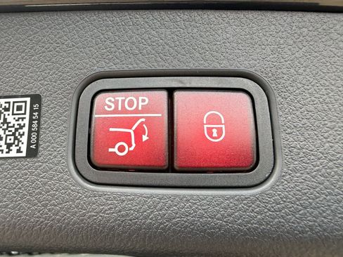 Used 2026 Mercedes-Benz GLC 350e 4MATIC image 34