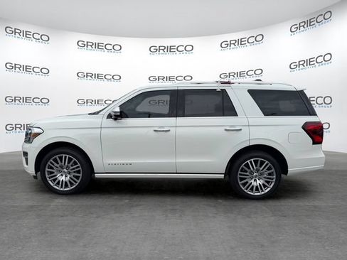 Used 2023 Ford Expedition Platinum RWD image 4