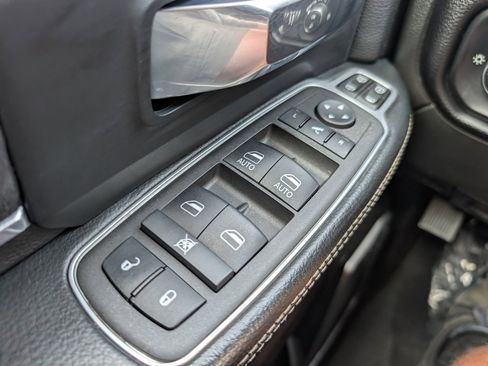 Used 2024 RAM 2500 Laramie image 39