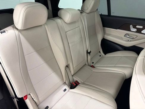 Used 2023 Mercedes-Benz GLS 450 4MATIC image 21