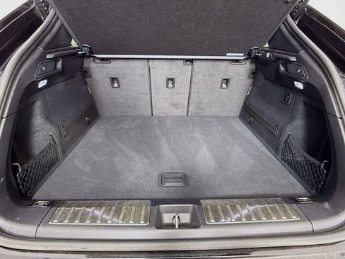 Certified 2025 Porsche Macan Electric image 28