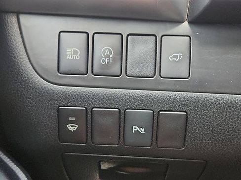 Used 2018 Toyota Highlander Limited FWD image 20