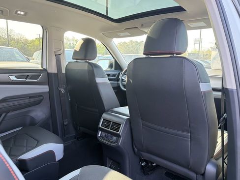 New 2026 Volkswagen Atlas Peak Edition AWD/4WD image 19