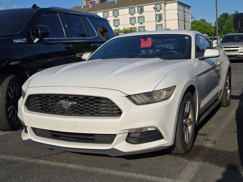 Used 2016 Ford Mustang Coupe image 1