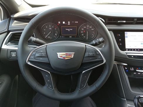 New 2026 Cadillac XT5 Premium Luxury image 12