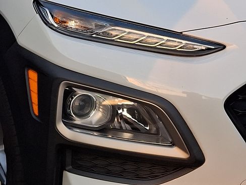 Used 2019 Hyundai Kona SE FWD image 7
