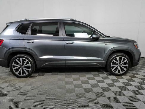 Certified 2022 Volkswagen Taos SE FWD image 10