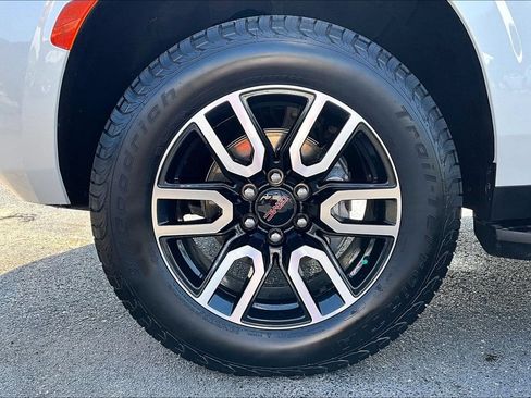Used 2024 GMC Yukon AT4 AWD/4WD image 35