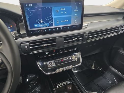 Used 2023 Lincoln Corsair AWD w/ Equipment Group 101A image 17