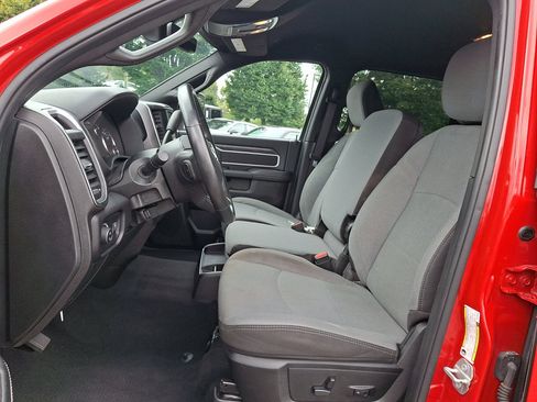 Used 2024 RAM 3500 Big Horn AWD/4WD image 24