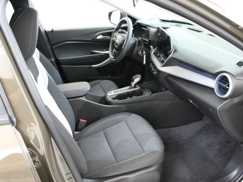 Used 2024 Chevrolet Trax LS w/ LS Convenience Package FWD image 26