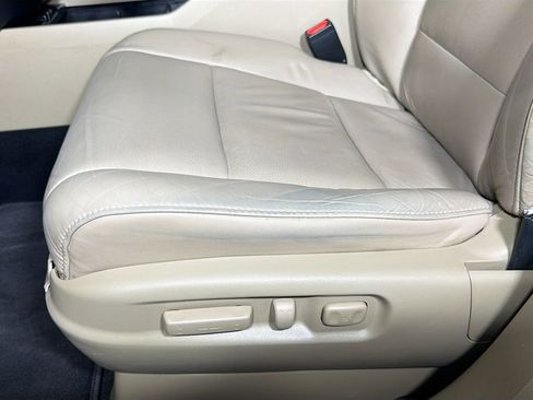 Used 2011 Honda Pilot Touring image 21