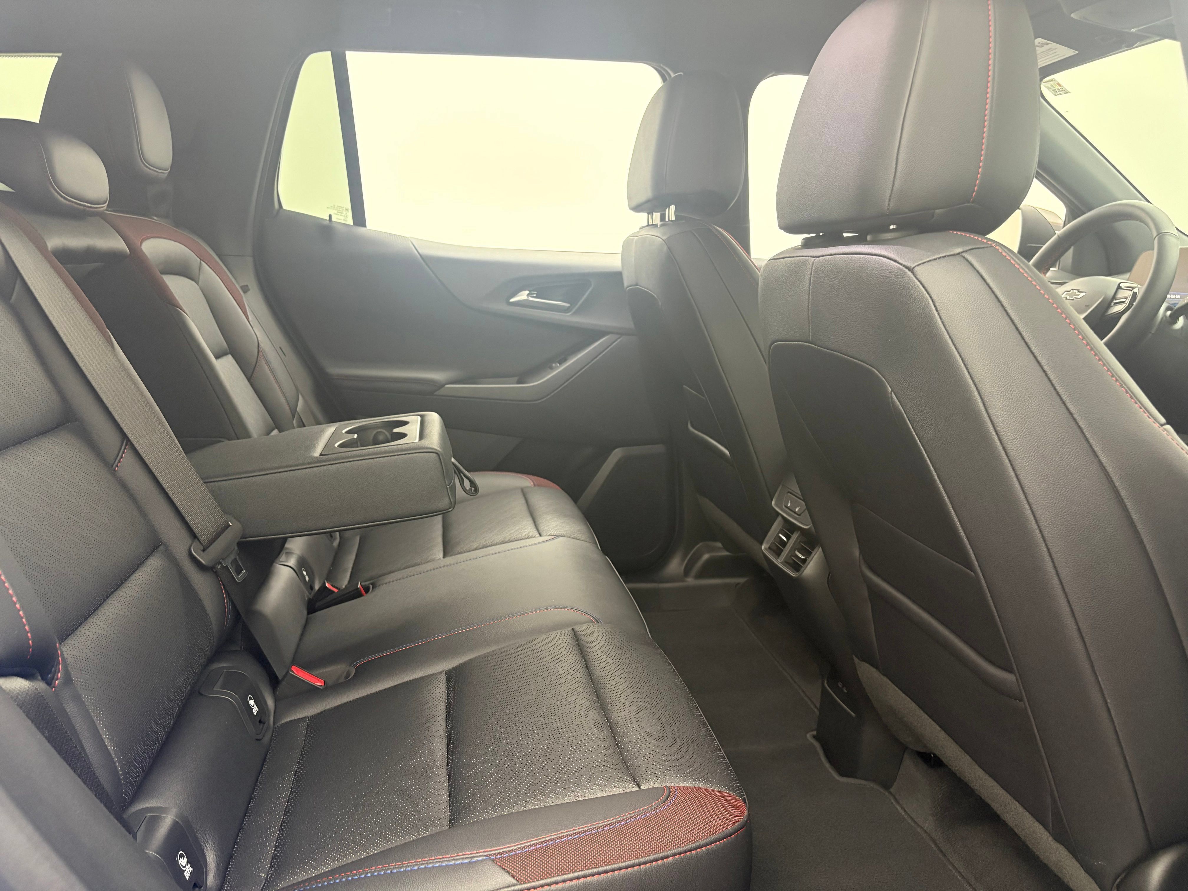 Used 2025 Chevrolet Equinox RS w/ Convenience Package III AWD/4WD image 32