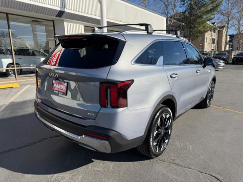 Used 2025 Kia Sorento EX image 7