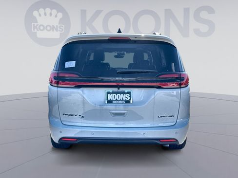 New 2026 Chrysler Pacifica Limited w/ S Appearance Package image 5