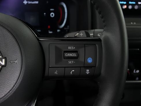 Used 2024 Nissan Rogue SL FWD image 21