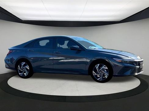 New 2025 Hyundai Elantra Sport image 10