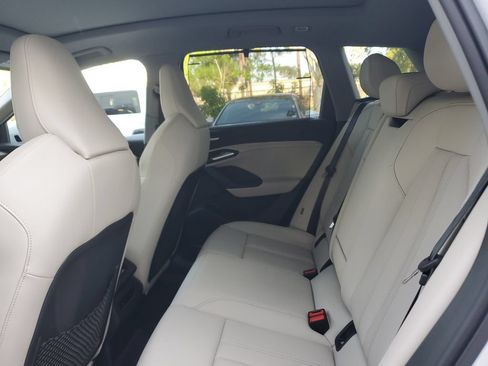 Used 2025 Audi Q6 e-tron Premium Plus w/ Premium Plus RWD image 16