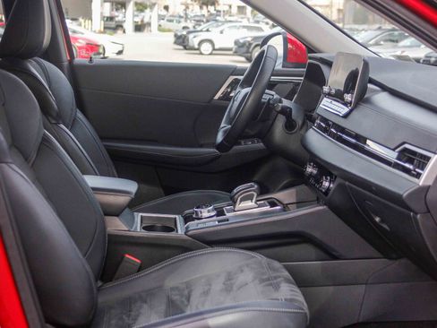 Used 2024 Mitsubishi Outlander SE image 16