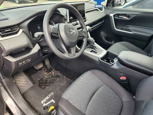 Used 2025 Toyota RAV4 XLE FWD image 9