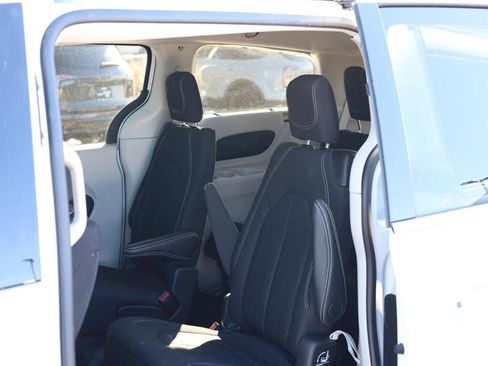 Used 2024 Chrysler Voyager LX image 18