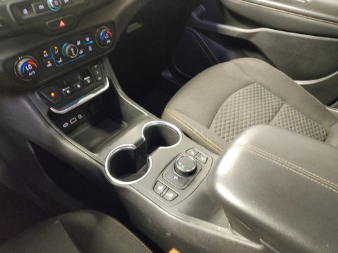 Used 2019 GMC Terrain SLE w/ Driver Convenience Package FWD image 26