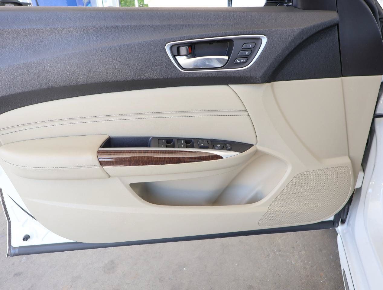 Used 2018 Acura TLX w/ Technology Package FWD image 35
