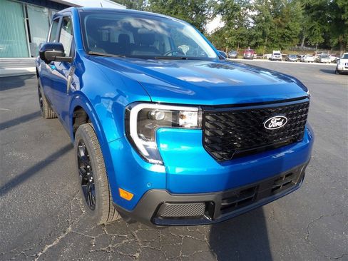 New 2025 Ford Maverick Lariat w/ Black Appearance Package image 13