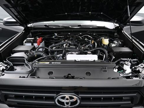 New 2026 Toyota 4Runner SR5 AWD/4WD image 16