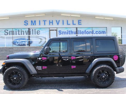 Used 2018 Jeep Wrangler Unlimited Sport S AWD/4WD image 3