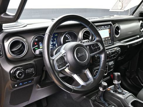 Used 2022 Jeep Wrangler Unlimited Rubicon 4xe AWD/4WD image 19
