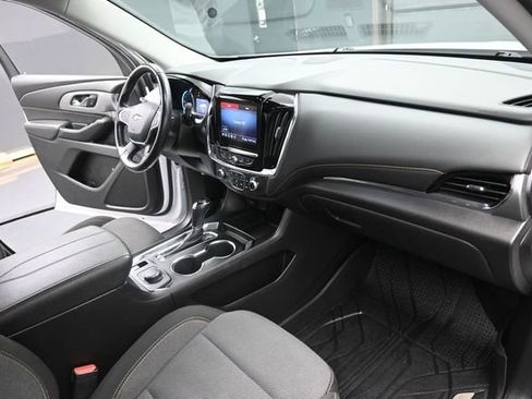 Used 2020 Chevrolet Traverse LT FWD image 31