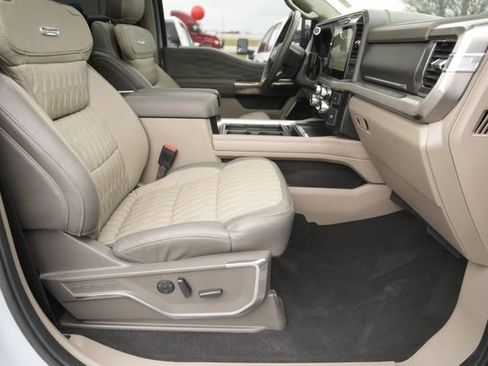 Used 2026 Ford F450 Platinum w/ Platinum Plus Package image 19