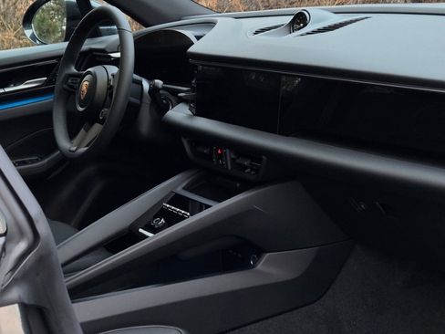 New 2025 Porsche Macan 4S Electric image 30