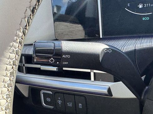 Used 2025 Hyundai Santa Fe Calligraphy image 21