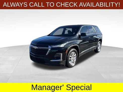 Used 2022 Chevrolet Traverse LS image 3