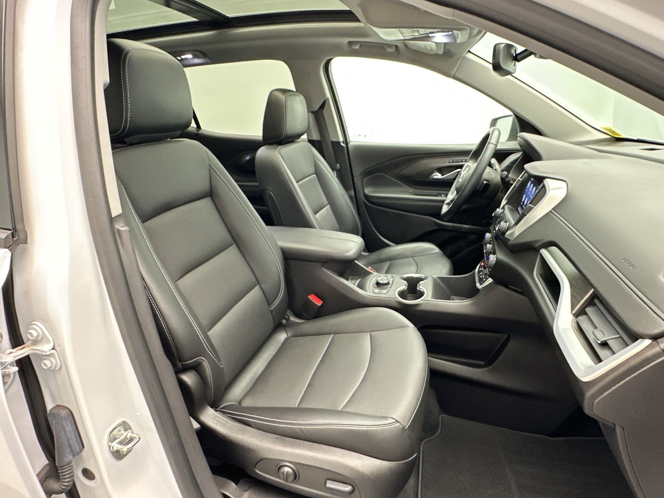 Certified 2024 GMC Terrain SLT AWD/4WD image 25