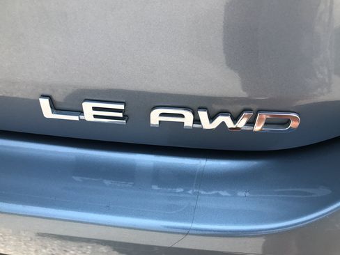 Used 2023 Toyota Highlander LE AWD/4WD image 9