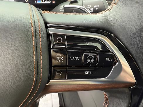 Certified 2025 Jeep Grand Cherokee Summit w/ Adv Protech Group IV AWD/4WD image 22
